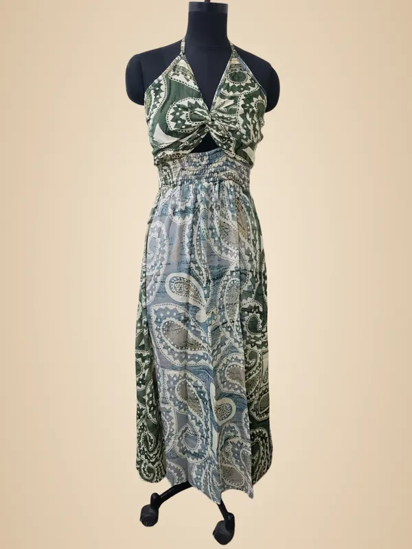 Backless_Dress