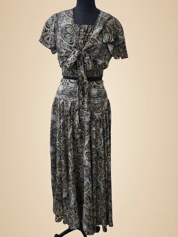 Skirt_Set_with_tube