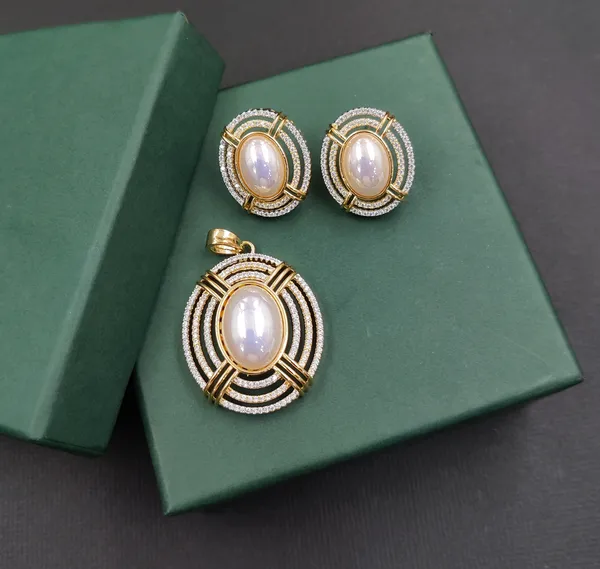 Multicolor_Cubic_Zirconia_Locket_Set_For_Women
