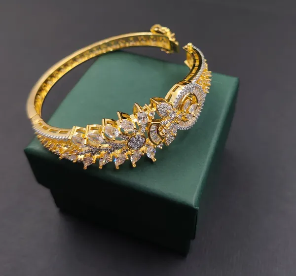 White_Cubic_Zirconia_Bracelet_For_Women