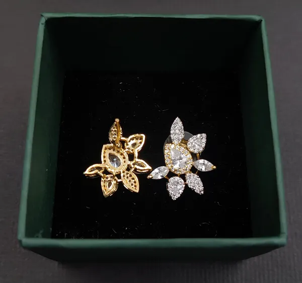 White_Cubic_Zirconia_Studs_Earrings_For_Women