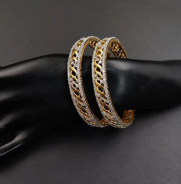 MARUDHARA_CUBIC_ZIRCON_BANGLES_FJJBA175
