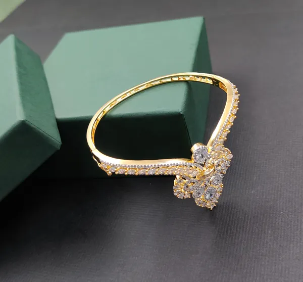 White_Cubic_Zirconia_Bracelet_For_Women