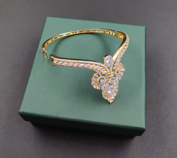 White_Cubic_Zirconia_Bracelet_For_Women