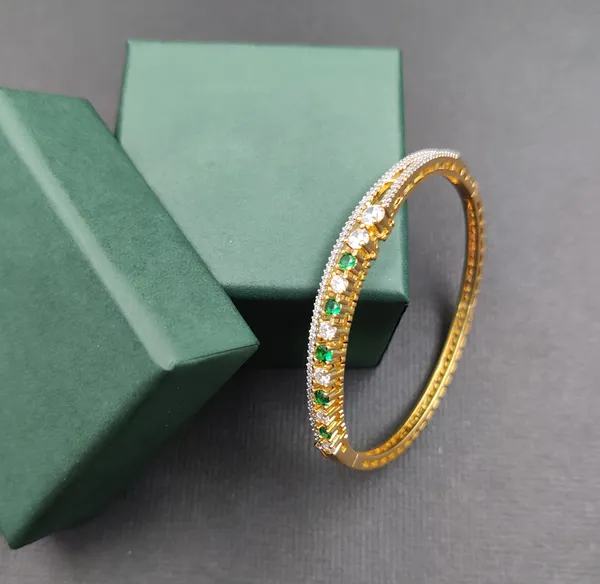 Gold_White_Cubic_Zirconia_Bracelet_For_Women