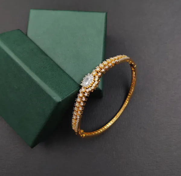 Gold_And_White_Cubic_Zirconia_Bracelet_For_Women