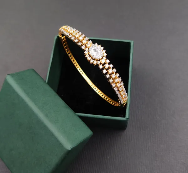 Gold_And_White_Cubic_Zirconia_Bracelet_For_Women