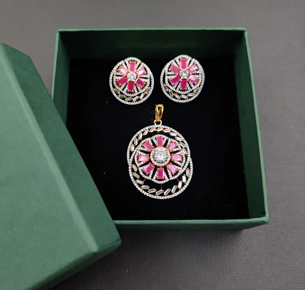 Pink_And_Silver_Cubic_Zirconia_Locket_Set_For_Women