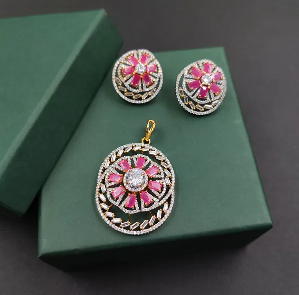 Pink_And_Silver_Cubic_Zirconia_Locket_Set_For_Women