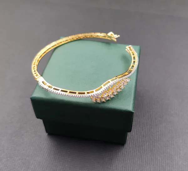 Gold_And_White_Cubic_Zirconia_Bracelet_For_Women