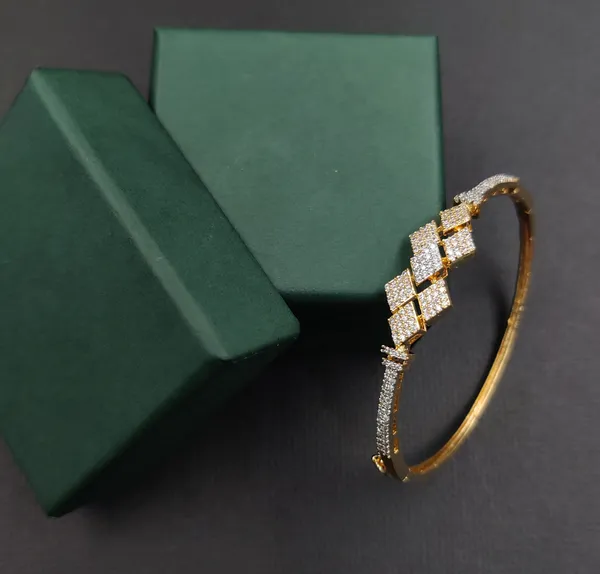 Gold_And_White_Cubic_Zirconia_Bracelet_For_Women