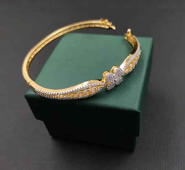 White_Cubic_Zirconia_Bracelet_For_Women
