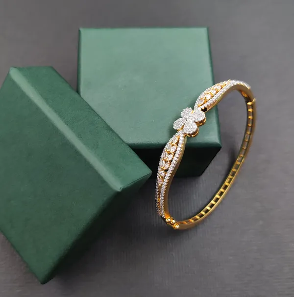 White_Cubic_Zirconia_Bracelet_For_Women