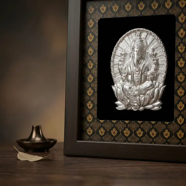 Silver_Deity_Relief_Frame_Medium_Single_With_Golden_Border