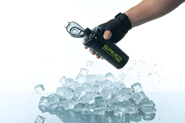 Gym_Shaker_Bottle_With_Airtight_Lid