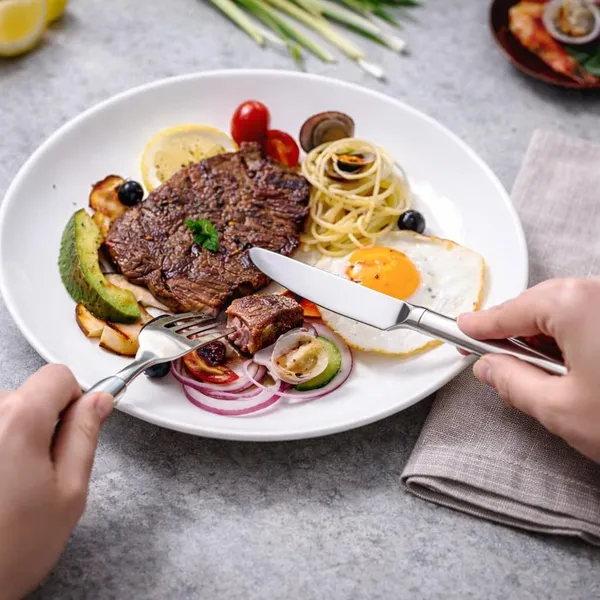 Stainless_Steel_Flatware_Set_With_Wooden_Box