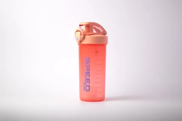Plastic_Gym_Shaker_Bottle_With_Measurement_Markings