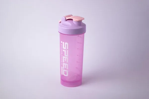 Protein_Shaker_Bottle_With_Measurement_Markings