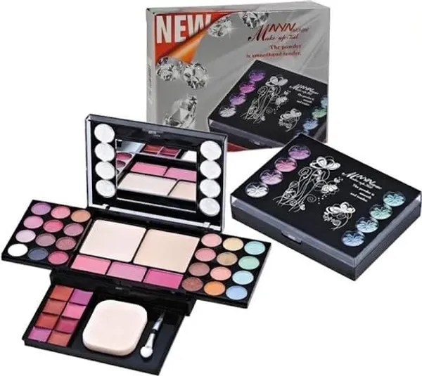Professional_Makeup_Kit_With_Mirror_And_Applicators