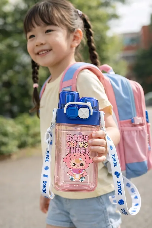 Kids_Water_Bottle_With_Straw