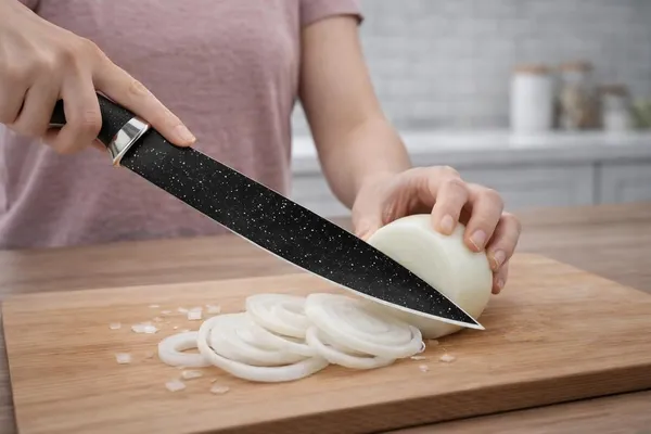 Chef_Kitchen_Knife_With_Non_Stick_Blade