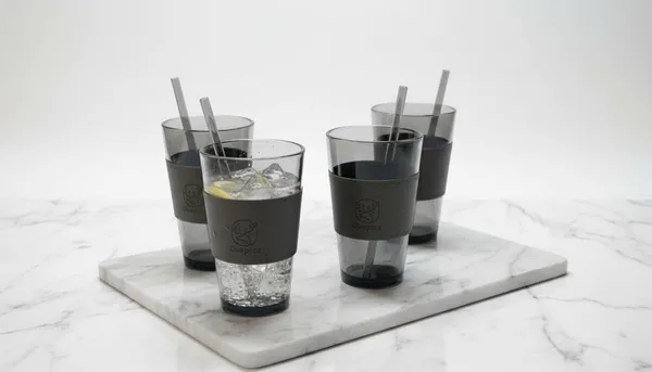 Glass_Tumbler_With_Straw_And_Protective_Sleeve