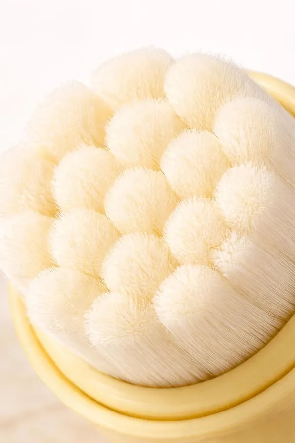 Facial_Cleansing_Brush_With_Silicone_Pad