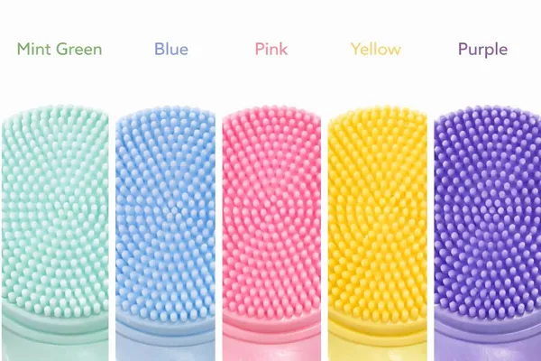 Facial_Cleansing_Brush_With_Silicone_Pad