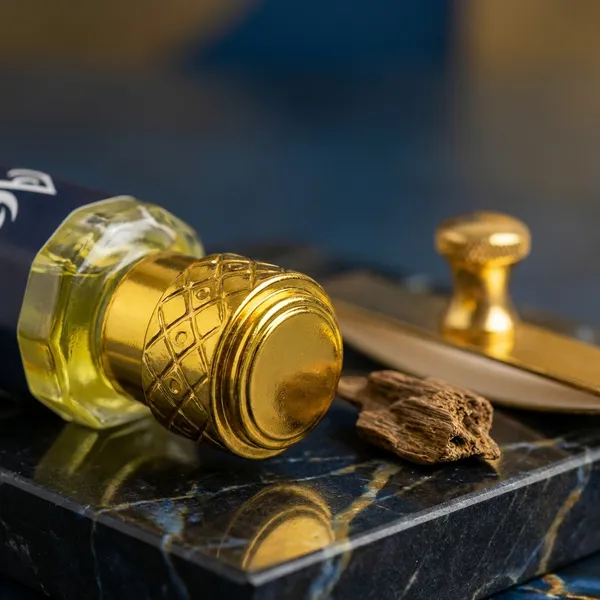 Woody_Musk_Aventus_Attar_12_Ml_Premium_Long_Lasting_Natural_Perfume_Oil_For_Unisex