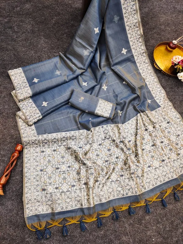 Grey_Chanderi_cotton_with_Jamdani_pallu