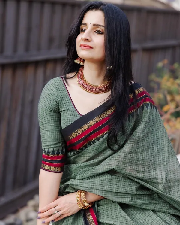 NarayanPeth_Pista_Green_Checked_Saree