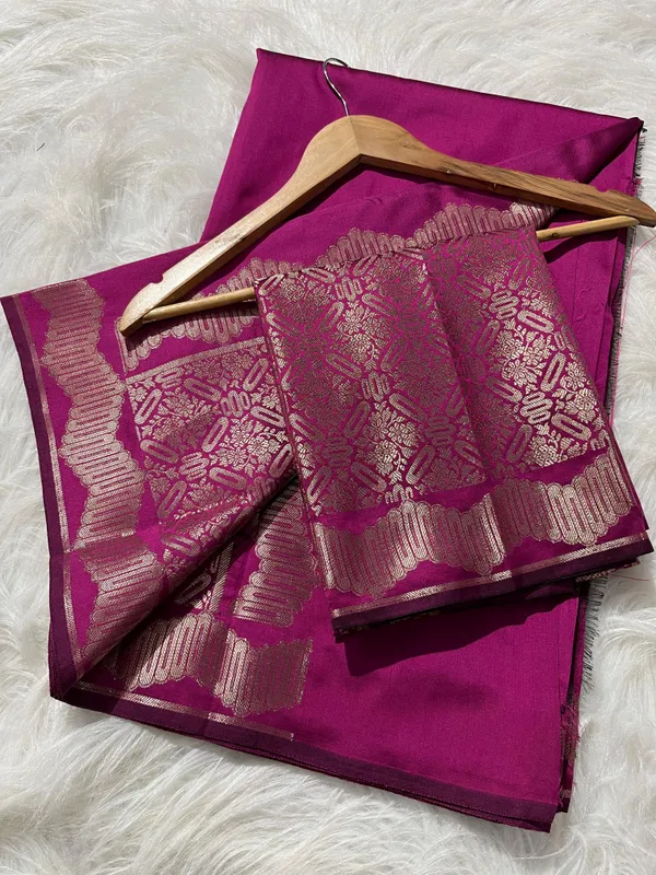 Royal_Magenta_Banarasi_Semikatan_Silk_Saree_with_Blouse_Piece