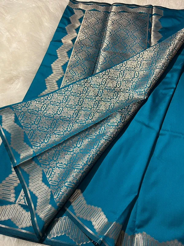 Peacock_Blue_Banarasi_Semikatan_Silk_Saree_with_Blouse_Piece