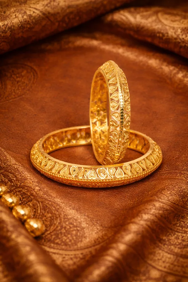 Gold_Mix_Alloy_With_Mixture_Of_Brass,_Copper_And_Silver_And_24_Carat_Gold_Plated_Premium_Bangles_Set_For_Women