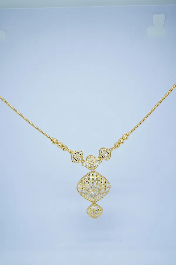 Gold_Mix_Alloy_With_Mixture_Of_Brass,_Copper_And_Silver_And_24_Carat_Gold_Plated_Premium_Chains_For_Women