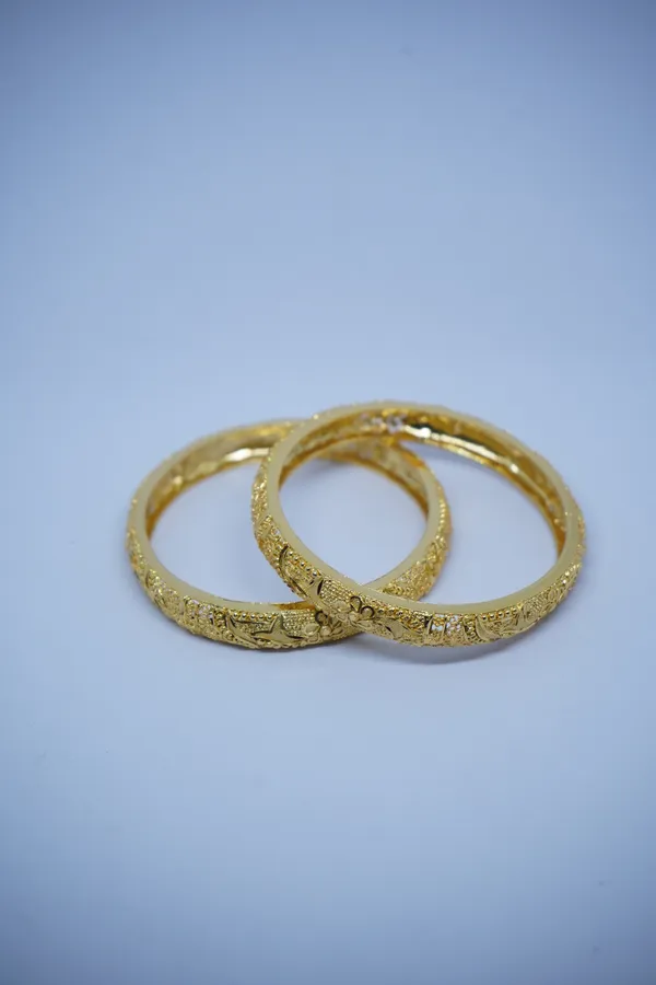 Gold_Mix_Alloy_With_Mixture_Of_Brass,_Copper_And_Silver_And_24_Carat_Gold_Plated_Premium_Bangles_Set_For_Women