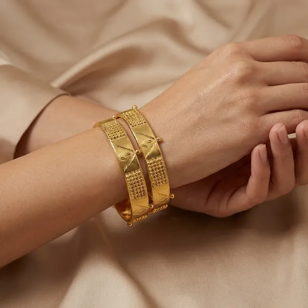 Gold_Mix_Alloy_With_Mixture_Of_Brass,_Copper_And_Silver_And_24_Carat_Gold_Plated_Premium_Bracelet_For_Women