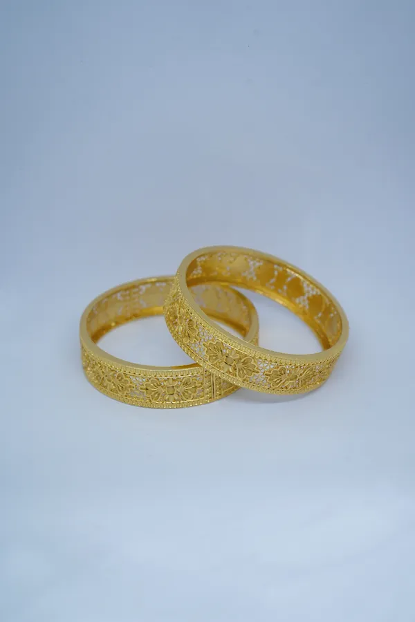 Gold_Mix_Alloy_With_Mixture_Of_Brass,_Copper_And_Silver_And_24_Carat_Gold_Plated_Premium_Bangles_Set_For_Women