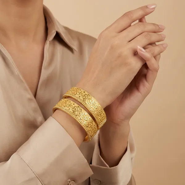 Gold_Mix_Alloy_With_Mixture_Of_Brass,_Copper_And_Silver_And_24_Carat_Gold_Plated_Premium_Bangles_Set_For_Women