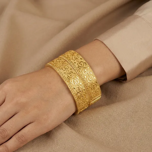 Gold_Mix_Alloy_With_Mixture_Of_Brass,_Copper_And_Silver_And_24_Carat_Gold_Plated_Premium_Bangles_Set_For_Women