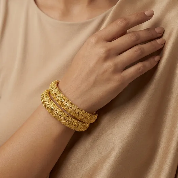 Gold_Mix_Alloy_With_Mixture_Of_Brass,_Copper_And_Silver_And_24_Carat_Gold_Plated_Premium_Bangles_Set_For_Women