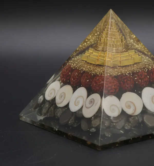 Shree_Yantra_Orgonite_Pyramid_|_Vastu_Energy_Pyramid_for_Prosperity_&_Positive_Energy