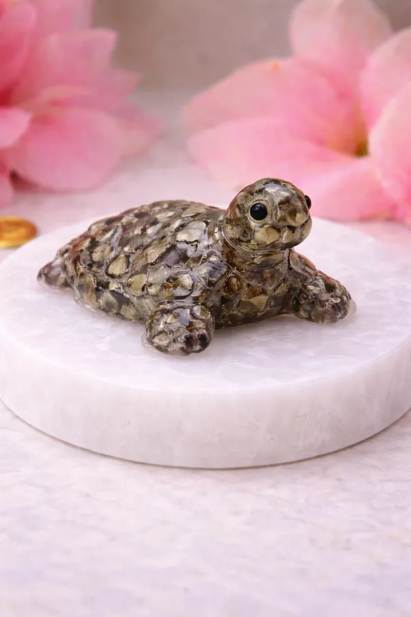 The_Abundance_Turtle_Good_Luck_Desk_Energizer