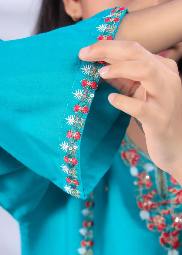 Sea_Green_Silk_Kurta_Set_For_Girls