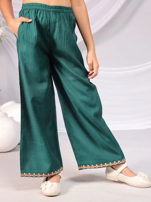 Green_Silk_Kurta_Set_For_Girls