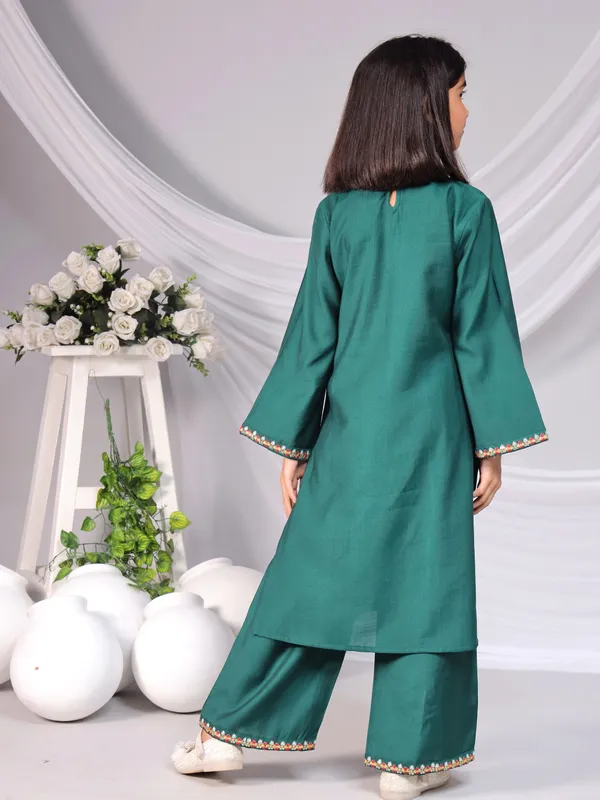 Green_Silk_Kurta_Set_For_Girls