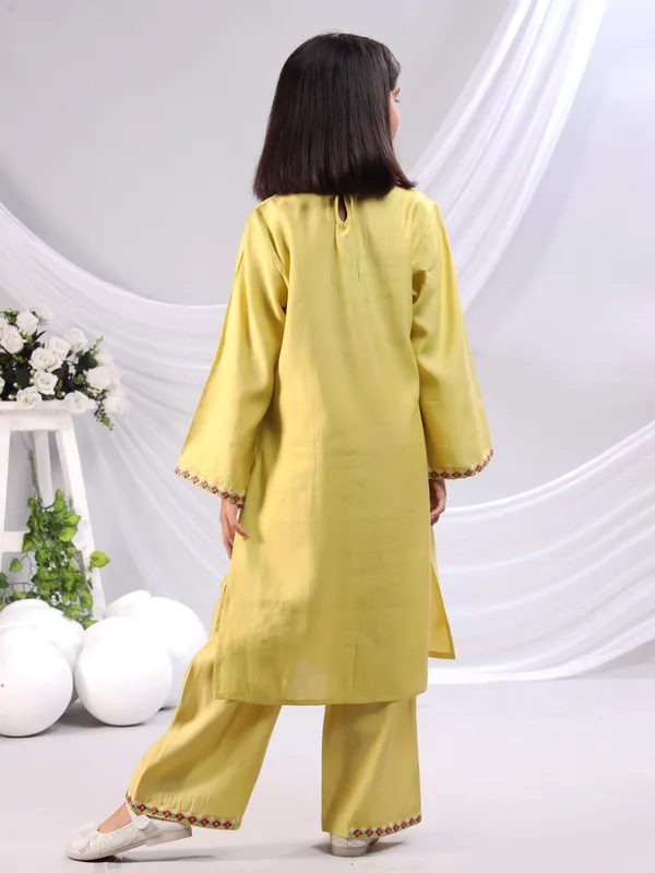 Yellow_Silk_Kurta_Set_For_Girls