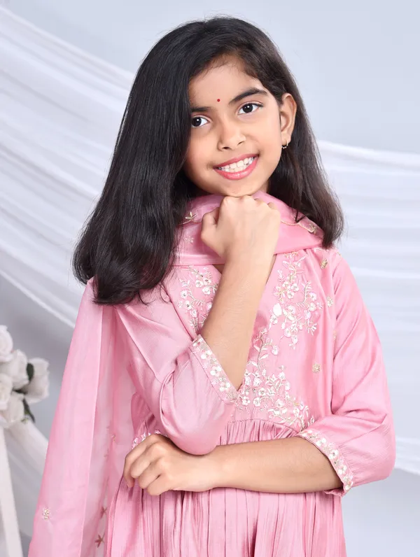 Pink_Silk_Kurta_Set_For_Girls