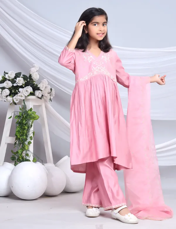 Pink_Silk_Kurta_Set_For_Girls