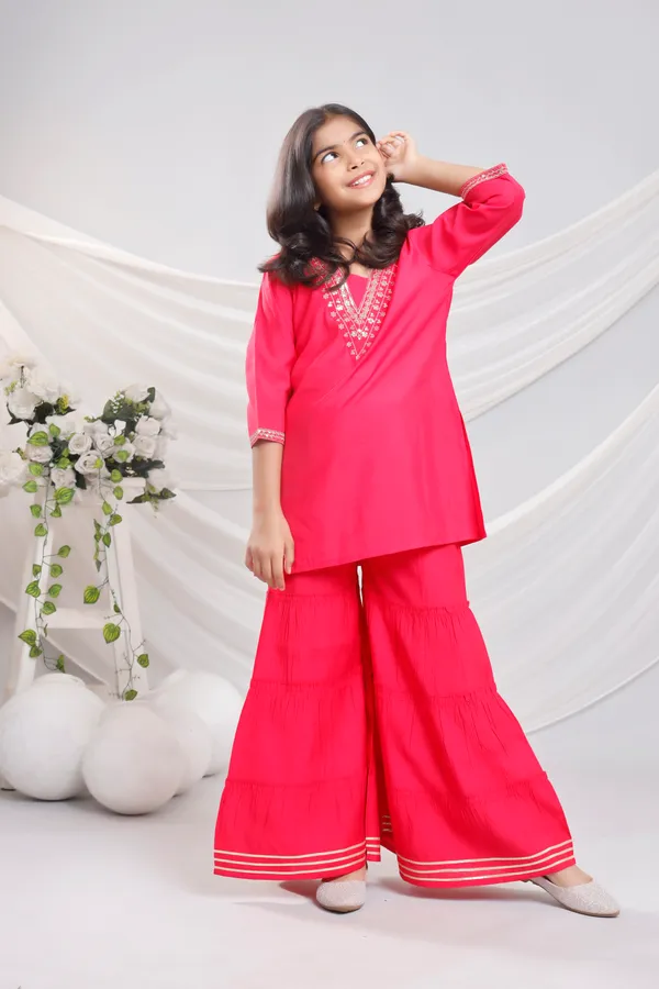 Red_Silk_Kurta_Set_For_Girls